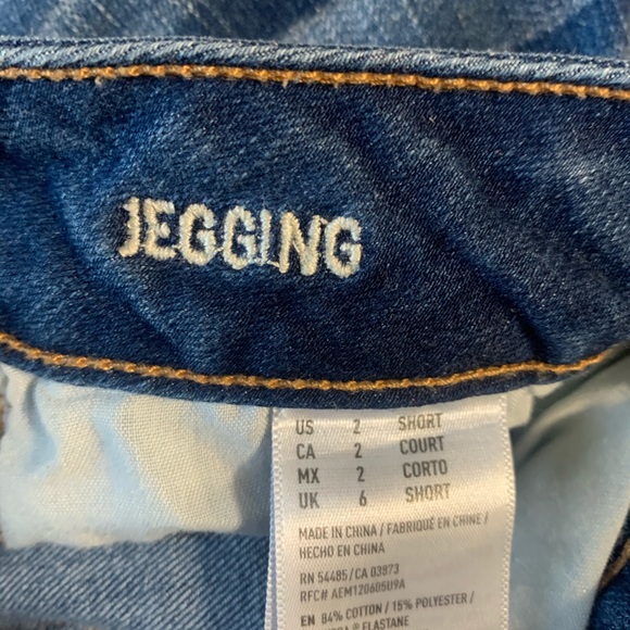 American Eagle medium wash jeans - Picture 2 of 2